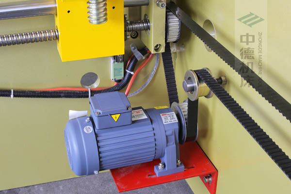 ZDP-4022強扭矩電機，后退料迅速，鋼絲同步帶精確更靜音.jpg